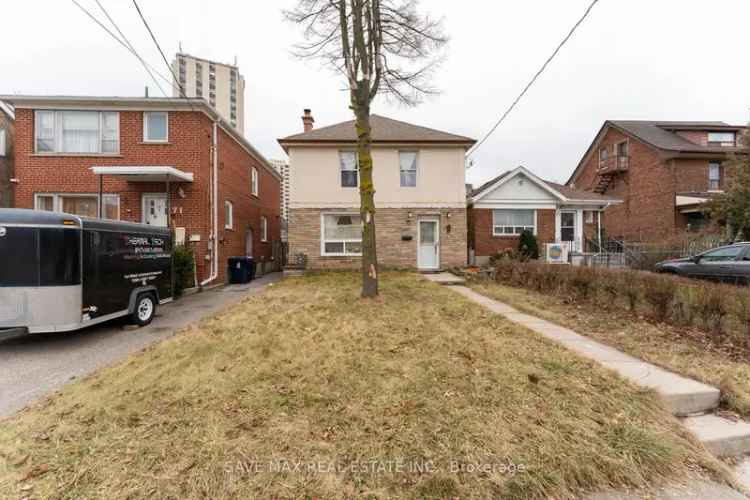 3 1 Bedroom Detached Home in Mount Dennis
