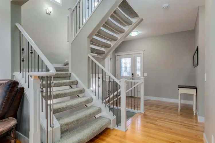 Executive Home in Kings Heights Fully Finished Walkout Basement