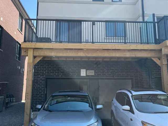 Townhouse For Sale in Oshawa, Ontario