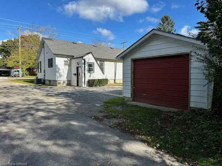 House For Sale in Tillsonburg, Ontario