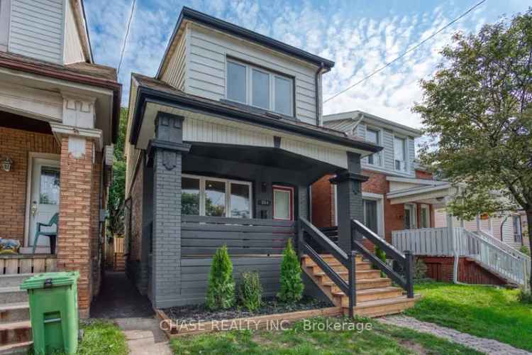 House For Sale in Hamilton, Ontario