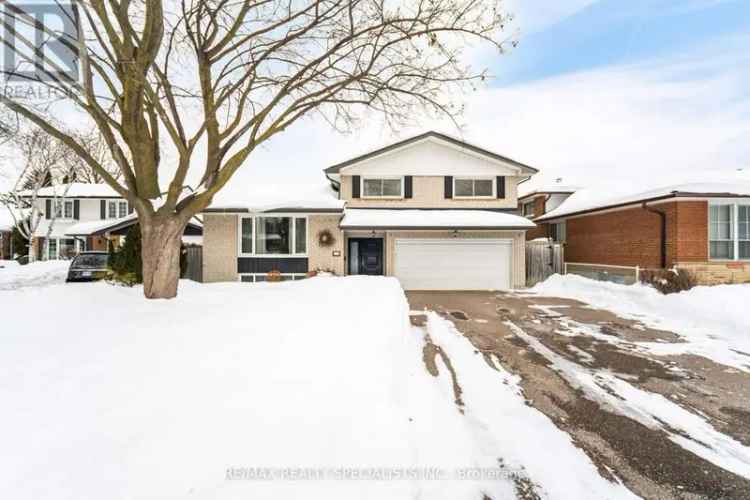 Cooksville Family Home: 3 Beds, Inground Pool, Finished Basement