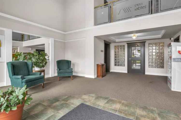 Gorgeous Updated 2 Bed 2 Bath Rancher Home in Central Location