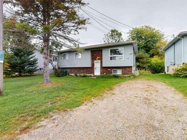 Buy house in Wiarton with in-law suite and proximity to amenities