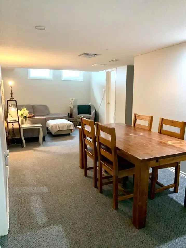 Furnished Room near U of M for Male Student - Month-to-Month