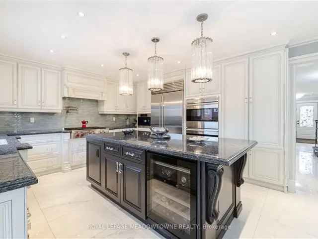 House For Sale in Mississauga, Ontario