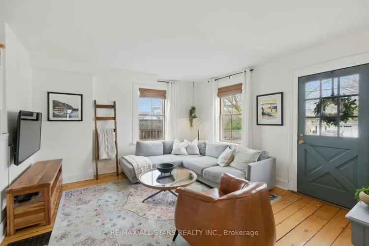 Charming 3-Bedroom Uxbridge Home - 1659 sq ft