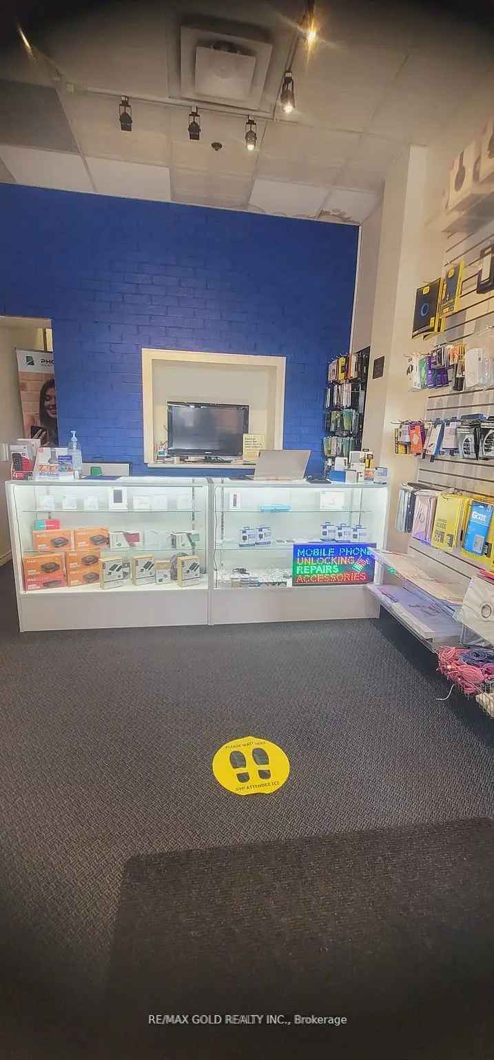 Electronics Store For Sale High Traffic Plaza