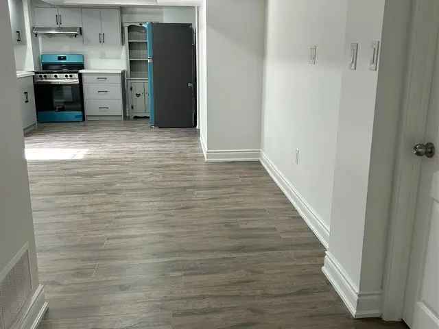 2 Bedroom Basement Apartment Brand New Appliances 1 Parking October 1st