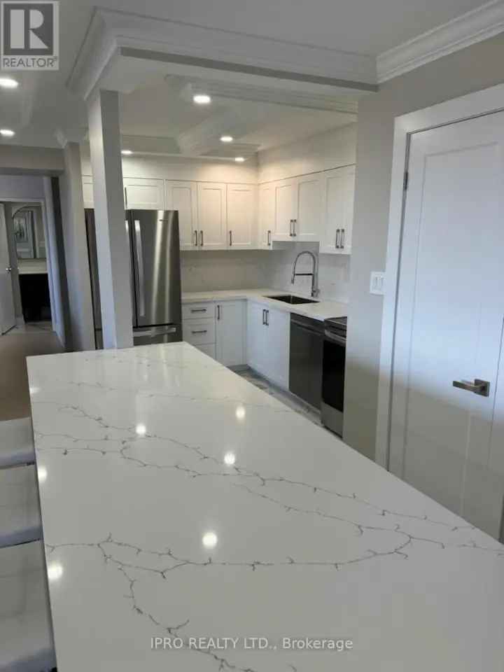 Mississauga Condo 2 Bed 2 Bath Updated Modern Open Concept