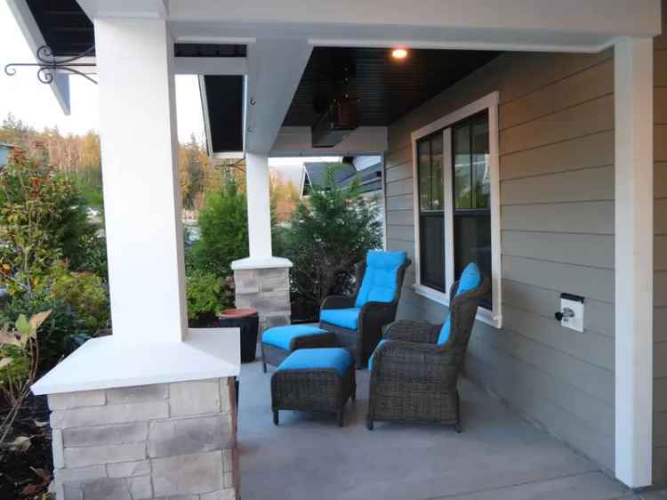 A $1,385,000.00 House/Single Family with 3 bedrooms in Sechelt District, Sunshine Coast