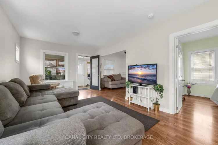 Cozy 2 Bedroom 2 Bathroom Home Near Downtown Thorold
