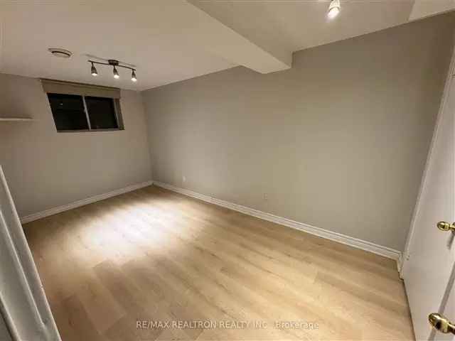 Newly Renovated 1-Bedroom Basement Apartment in Newmarket