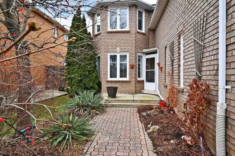 Buy Detached Home in Mississauga with Luxury Amenities