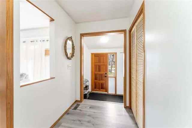 6-Bed 3-Bath Family Home in Richmond West Huge Backyard
