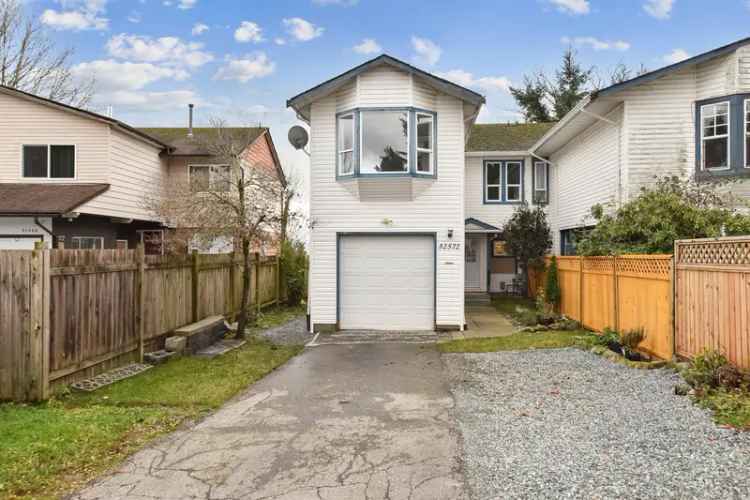 A $749,900.00 1/2 Duplex with 4 bedrooms in Mission BC, Mission