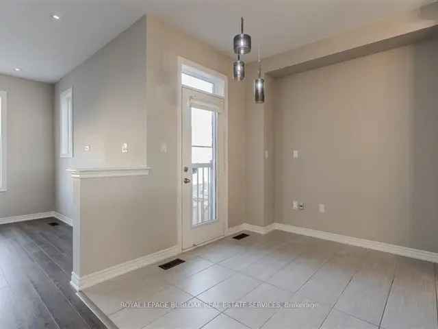 Waterdown Freehold Townhome 3 Bed 2.5 Bath Walkout Basement