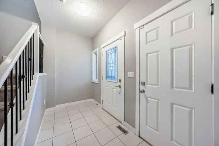 House For Sale in 19,23, Baysprings Way SW, Airdrie, Alberta