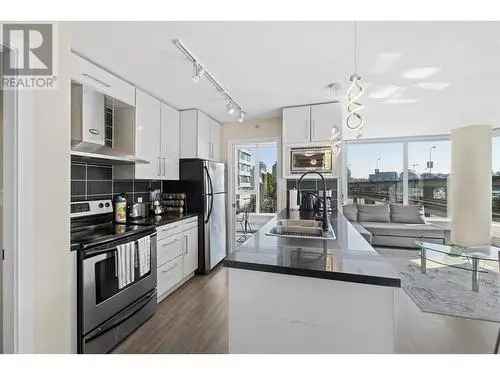 1053 Sqft Condo in Vancouver CBD 2 Beds 2 Baths Plus Den