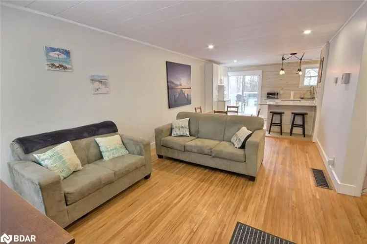 Charming 2-Bedroom Home with Bay of Quinte Views