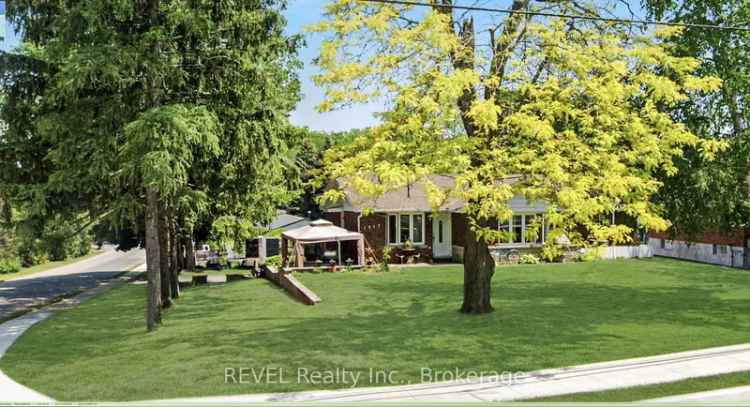 Buy Bungalow in Fonthill with Walk-out and Large Lot Features