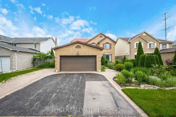 House For Sale in Pickering, Ontario