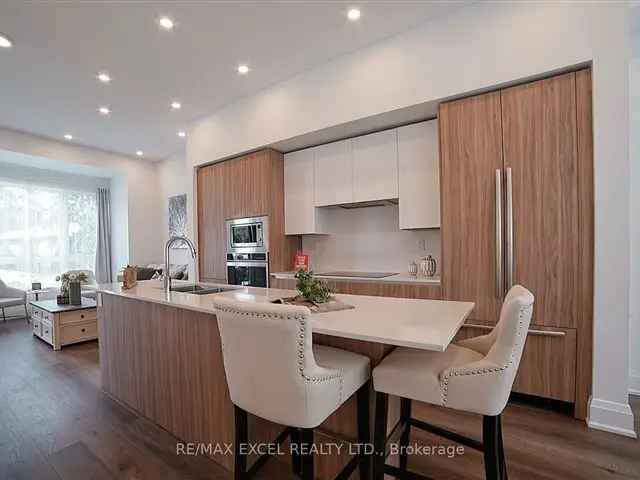 3 Bedroom Townhome in Port Credit with Rooftop Terrace and 2 Car Parking