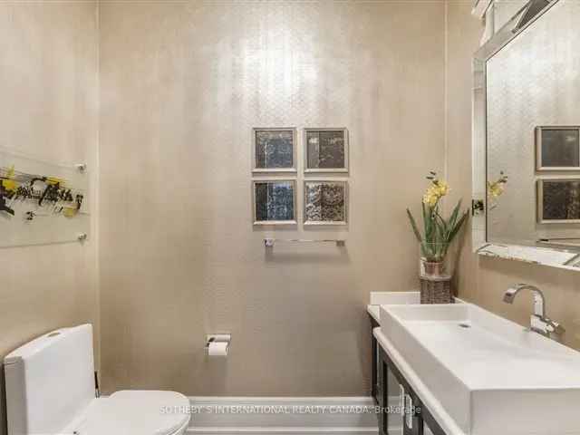 House For Sale in Vaughan, Ontario