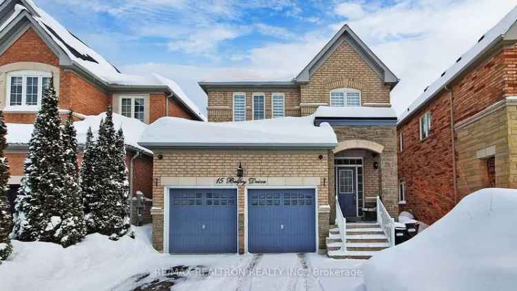 2-Storey Detached Home Family-Oriented Neighborhood Chef's Kitchen Private Backyard