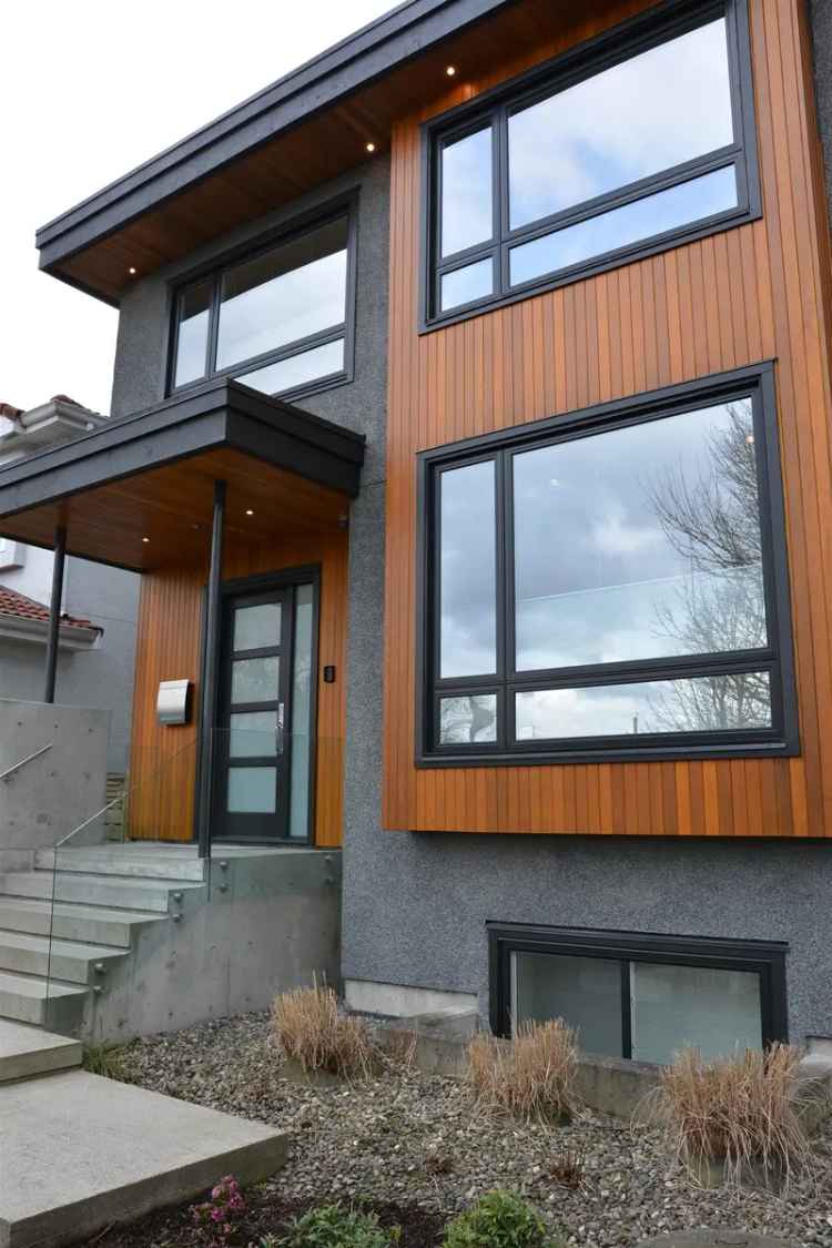 Renfrew Heights 4 Bedroom Home with Mountain Views