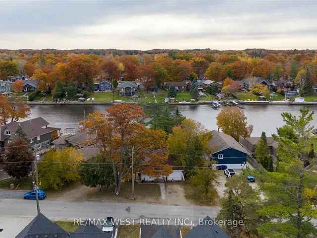 Wasaga Beach Bungalow: 3 Bedroom Home Near Beach Area 2