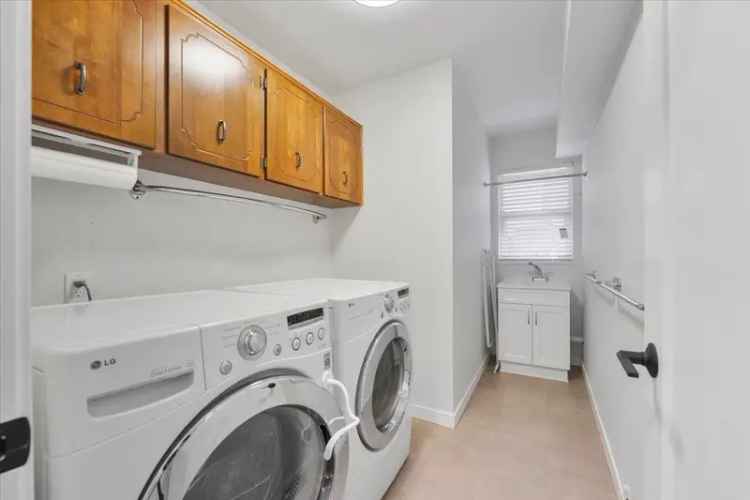 3-Bed 3-Bath Family Home in Fraser Glen Surrey