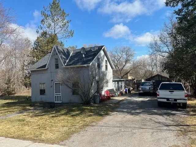 4-Bedroom Home on Large Lot - Detached Garage and Sheds