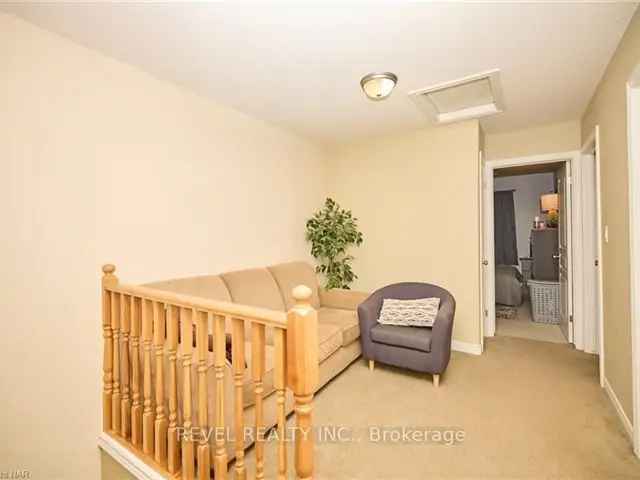 Townhouse For Sale in Thorold, Ontario