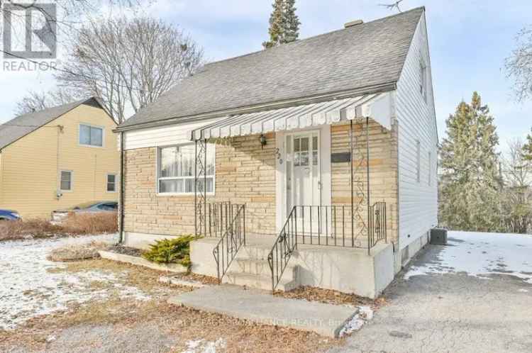 House For Sale in 220, Pine Street, Belleville, Ontario