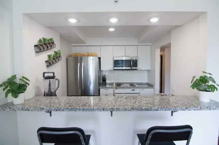 West End VW Condo for Sale The Palisades