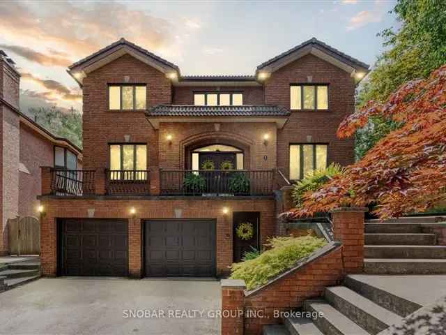 Luxury 2-Storey Home in Royal York Eglinton