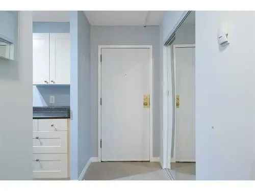 Condo for Sale in Varsity Calgary with 2 Bedrooms and Great Amenities