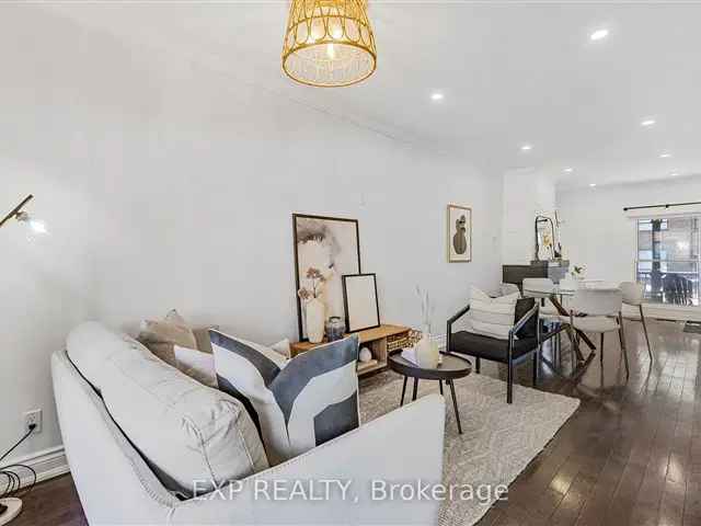 House For Sale in 366, Dundas Street West, Toronto, Ontario