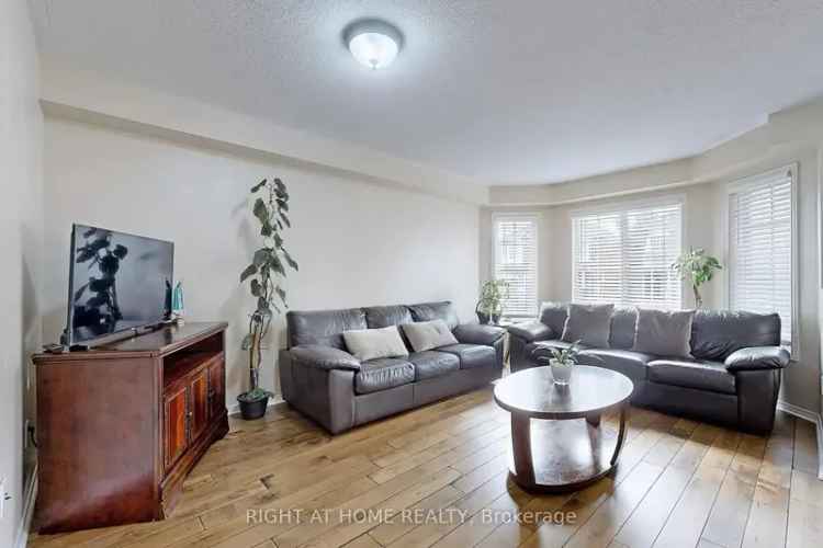 Spacious 3-Bedroom Townhome in Vaughan's Sonoma Heights