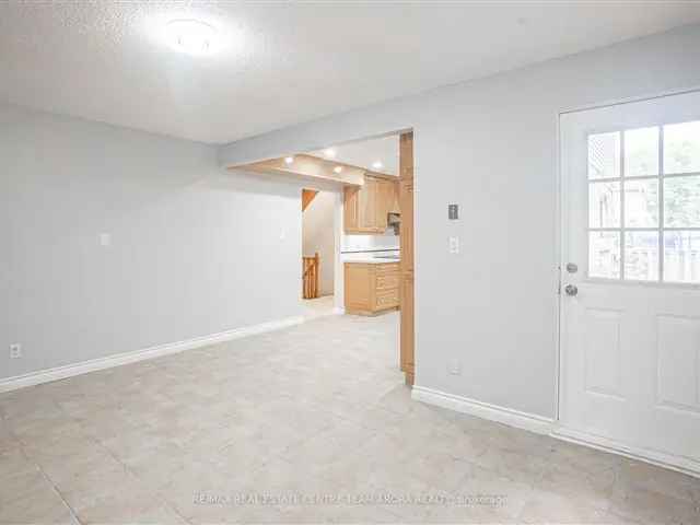 House For Sale in Mississauga, Ontario