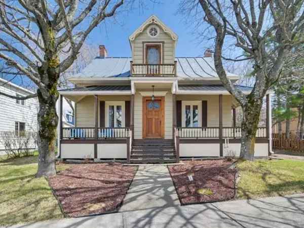 1.5-Story House for Sale 3 Bedrooms Fireplace Cozy Home