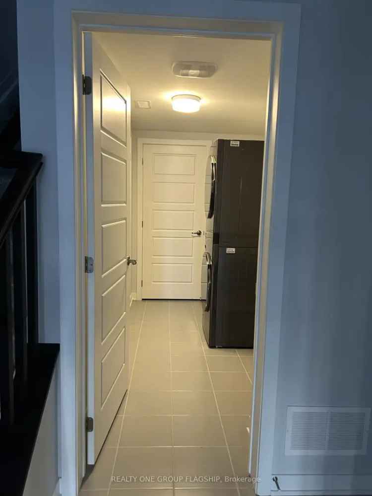 Stunning 2-Bedroom Townhouse in Barrhaven's Promenade