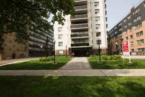 1 room apartment of 347 m² in Toronto