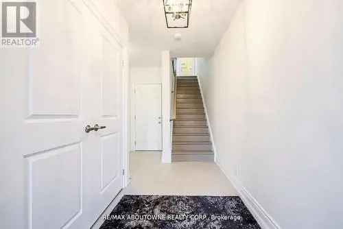 Executive Townhome in Oakville - 3 Car Garage, 4 Washrooms