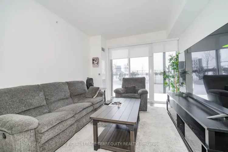 Luxurious Yonge Parc 2 Condo 1+Den 635 sq ft