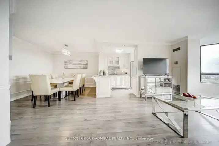 Beautifully Renovated 1300 Sqft Condo Near Amenities