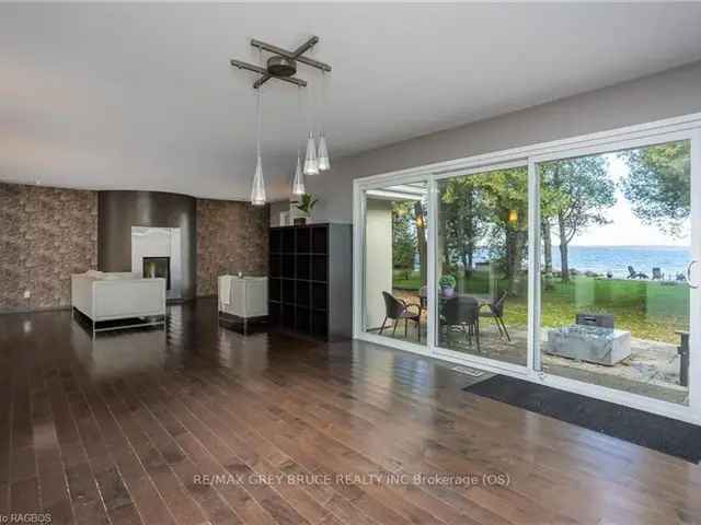 Georgian Bay Waterfront Bungalow - 3 Bed 3 Bath - Stunning Views