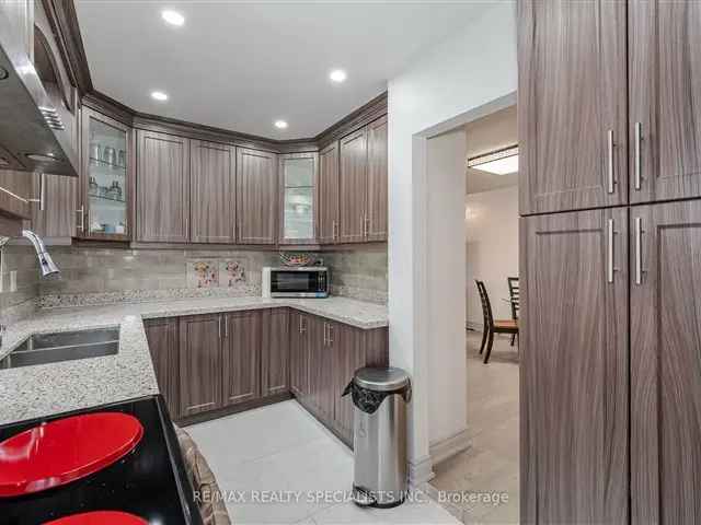 House For Sale in Brampton, Ontario