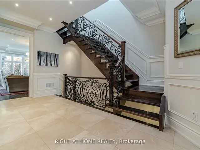 Luxury 5-Bedroom Home in Midtown Toronto - Steps to Schools Parks Transit